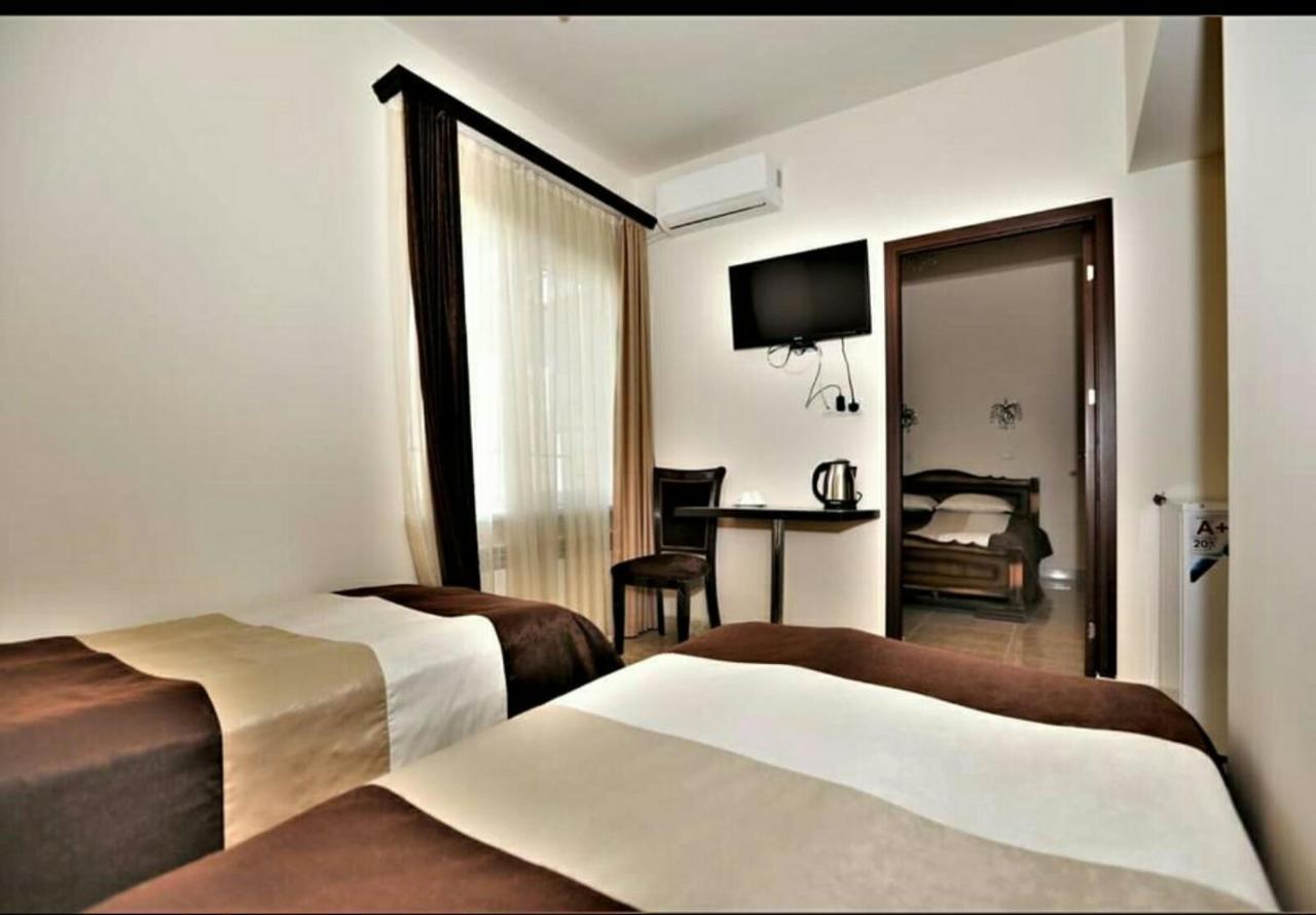 Отель Comfort House Ереван Экстерьер фото